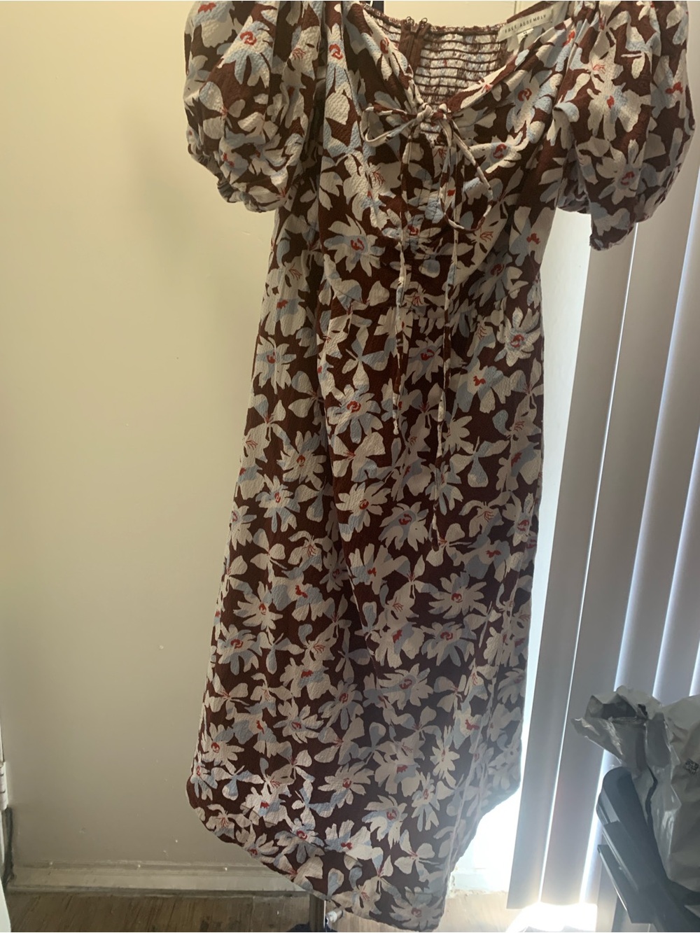 Floral Puff-Sleeve Brown Tie-Front Casual Dress
